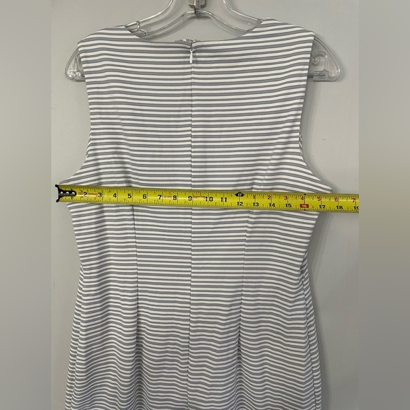 J. McLaughlin Women’s Large Gray and White Striped Sleeveless Shift Midi Dress - Picture 6 of 9